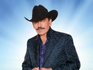 Joan Sebastian deja hospital de Puebla