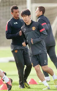 Manchester United va por el mágico número cien