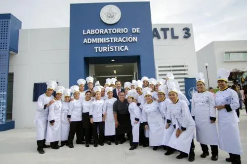 Inaugura AEO Laboratorio de Administración Turística y planta de tratamiento en Atlixco