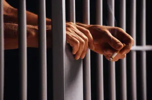 Dos Chapitos brincan barda y escapan del penal de Chalchicomula