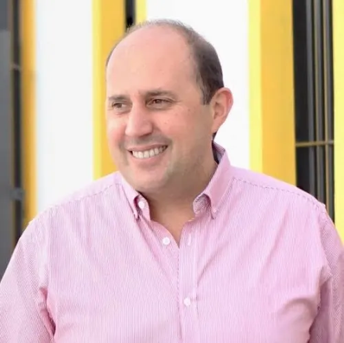 Pide Fernando Manzanilla que se posponga el pago de reemplacamiento y control vehicular
