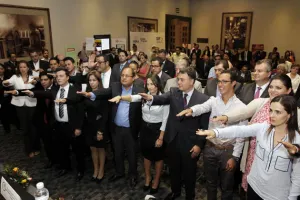 Rivelino Aguilar toma protesta como presidente de Canirac Puebla