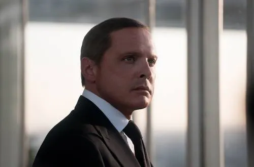 Luis Miguel arriesga su salud y trabaja por necesidad