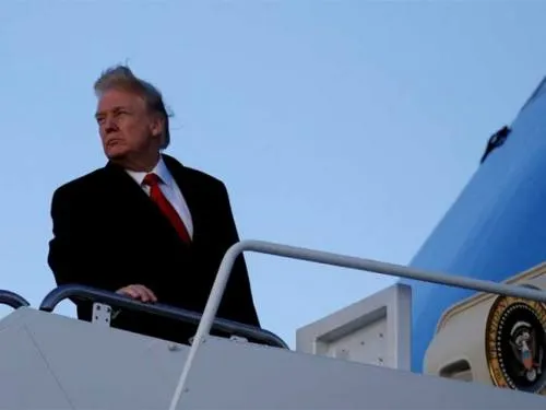 Trump reitera un TLC para México y otro para Canadá