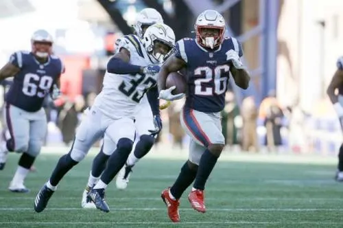 Patriotas van por título de la AFC tras vencer a Cargadores