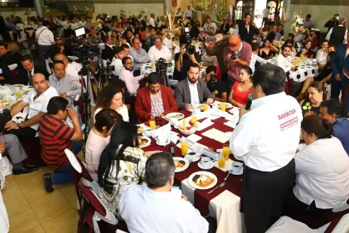 Gobierno de diálogo con todos los segmentos de la población, ofrece Barbosa