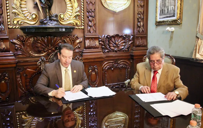 ELDP e IAP firman convenio de coaboración para fortalecer la formación profesional
