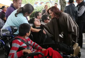 SMDIF entrega más apoyos a personas con discapacidad y adultos mayores
