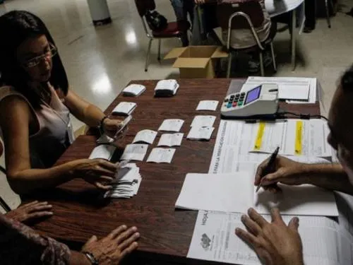Venezuela: Chavismo se impone en 17 estados; oposición alerta de fraude