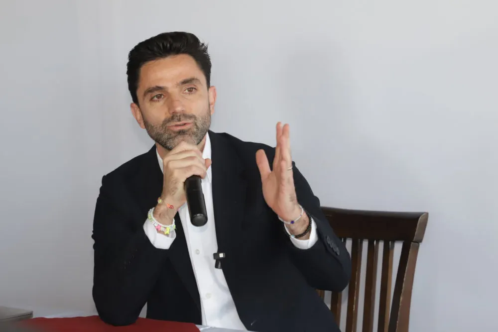 Rodrigo Abdala anuncia registro para personal de salud en los programas del Bienestar