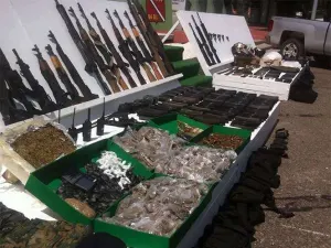 Incautan armas en tierra de ‘El Chapo’ tras ataque a militares