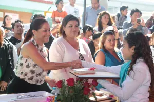 Familias poblanas son prioridad: Dinorah López de Gali