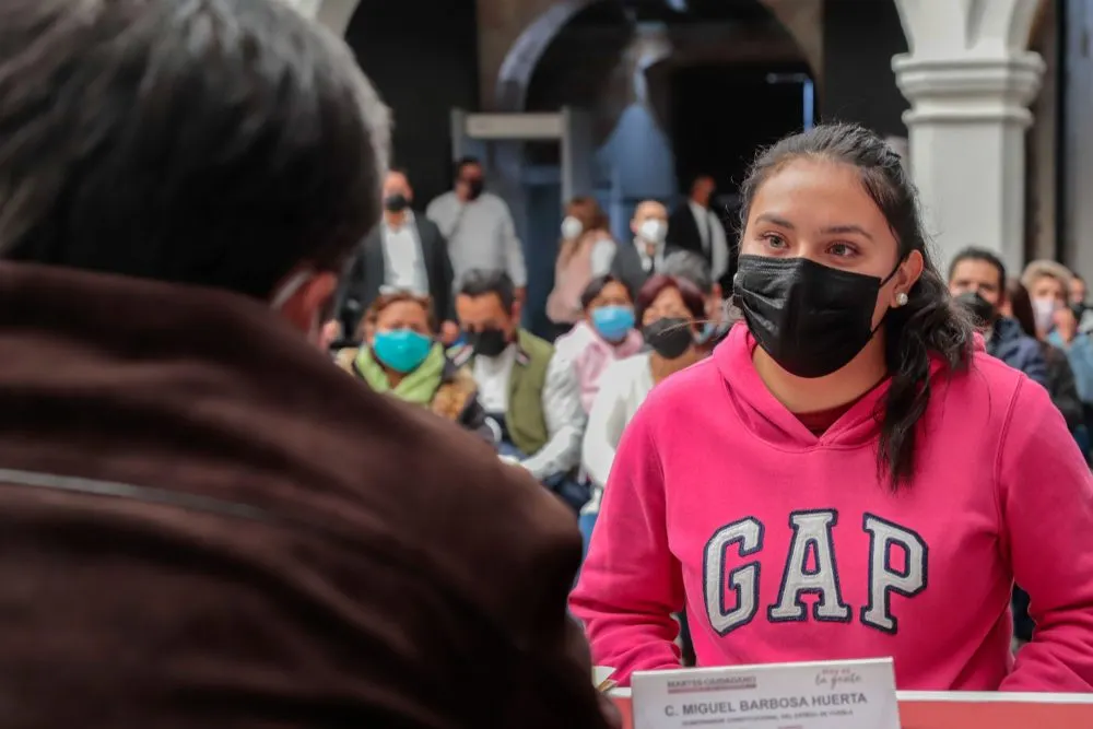 Con”Martes ciudadano”, Barbosa Huerta refrenda cercanía con poblanos