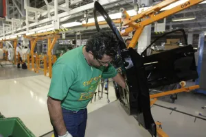 Potencia el sector automotriz la inversión extranjera directa del estado