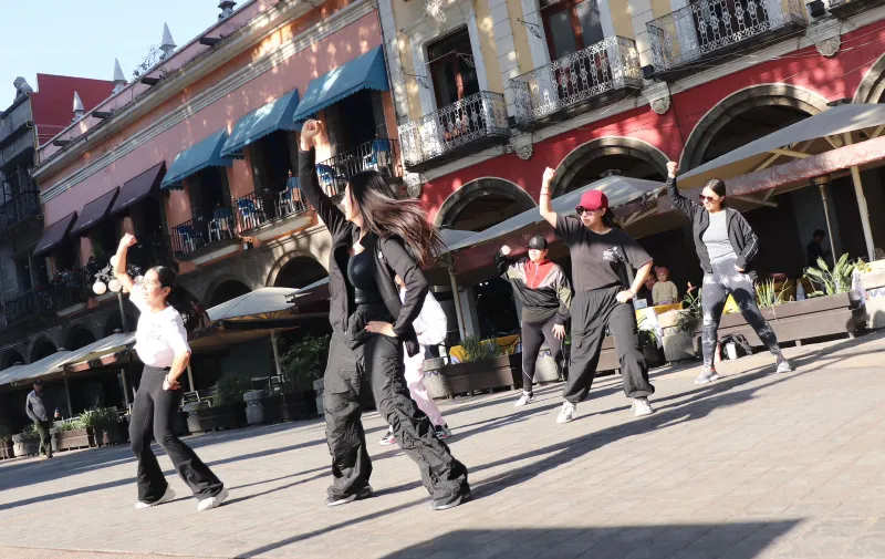 Gran aceptación del "entrenamiento funcional" durante la Vía Recreativa en la ciudad