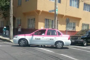 Revista vehicular 2015 para taxis en el DF costará mil 168 pesos