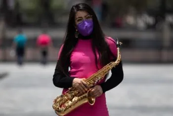 INE aprueba registro de saxofonista María Elena Ríos como candidata a diputación por Morena