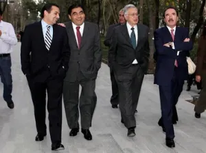 Entre pepena y presiones; se agarran Bartlett y Barbosa en el Senado