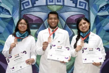 Estudiantes de Medicina BUAP ganan bronce nacional en Infomatrix con proyecto sobre giardiasis infantil