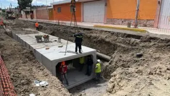 Avanza construcción del colector pluvial en la colonia Vista Hermosa Álamos