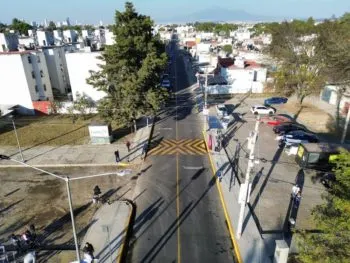Entrega Ayuntamiento de Puebla rehabilitación vial en la unidad habitacional Loma Bella