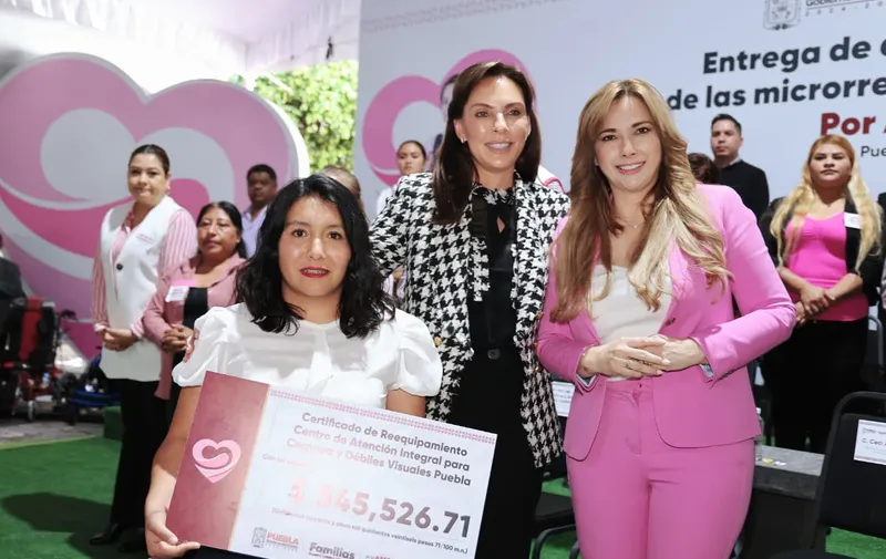 Sin distingo, SEDIF beneficia habitantes de Puebla capital