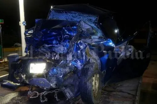 Un muerto, saldo de aparatoso choque entre dos autos en la Cuacnopalan-Oaxaca