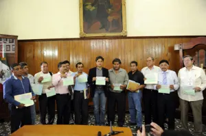 Entrega edil de San Pedro recursos a autoridades auxiliares
