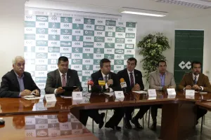 Gobierno estudia contratación de más policías federales