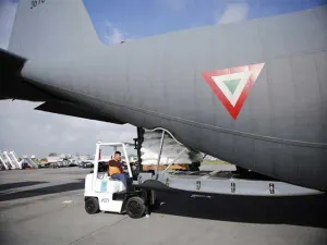 Llega a Oaxaca avión de la Sedena con alimentos