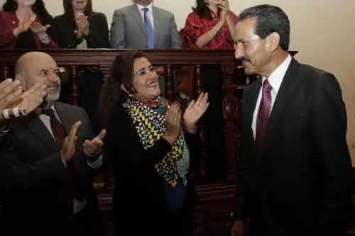 Anuncia Alfonso Esparza cambios en materia administrativa