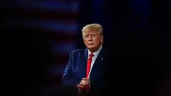 Con manifestantes a favor y en contra, Miami se alista para la audiencia de Trump