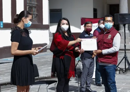 Reconoce SEDIF a personal capacitado por el IAP