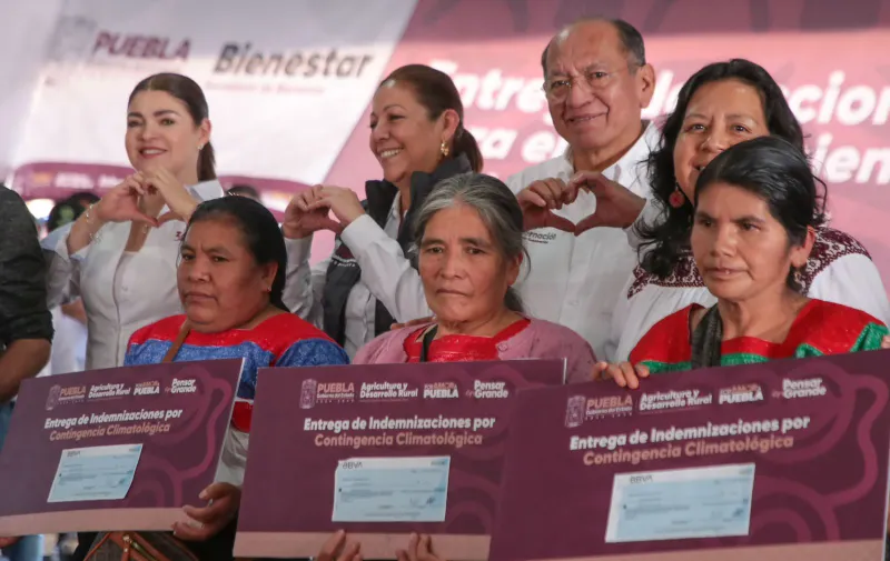 Con inversión de 8 mdp, gobierno estatal reconstruye campo afectado en Huauchinango