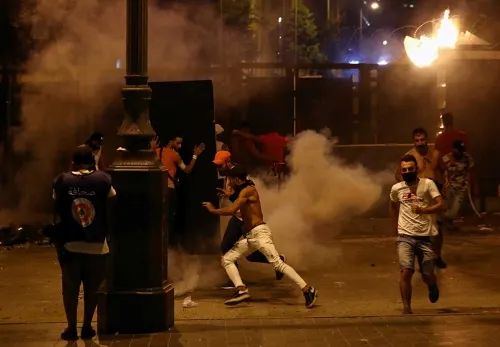 ‘¡Revolución!’, gritan en segundo día de protestas en Beirut