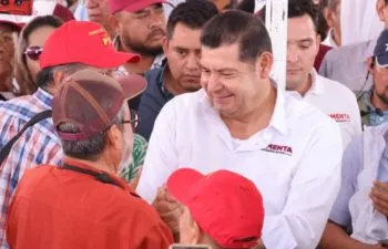 Atención médica a adultos mayores, refrenda el gobierno de transición en Puebla