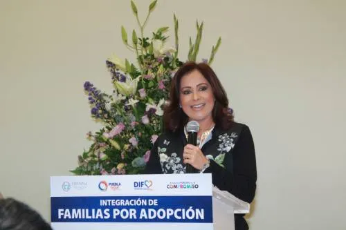 Dinorah López integra a 14 infantes y adolescentes a familias adoptivas
