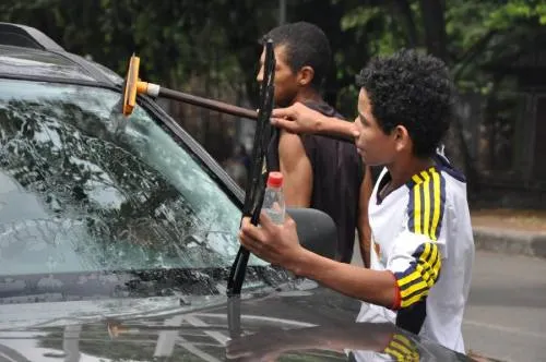 Niños, celebran su día trabajando