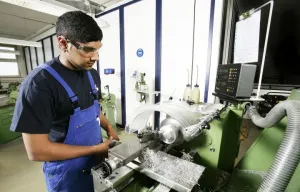 Tiene Puebla déficit de mecánicos industriales ante llegada de Audi