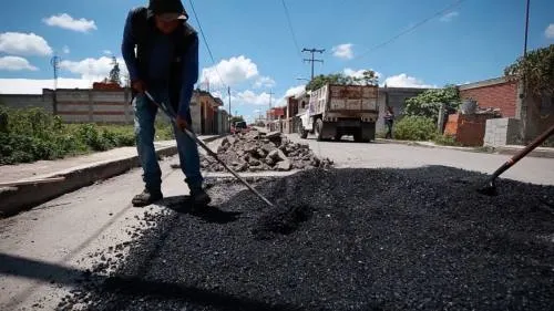 Continúan las labores de bacheo en toda la ciudad