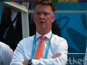 Van Gaal, fuera del ManU, según medios ingleses
