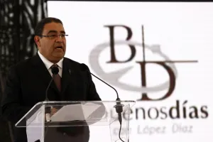 Javier López Díaz celebra 26 años de vida del noticiero “Buenos Días”