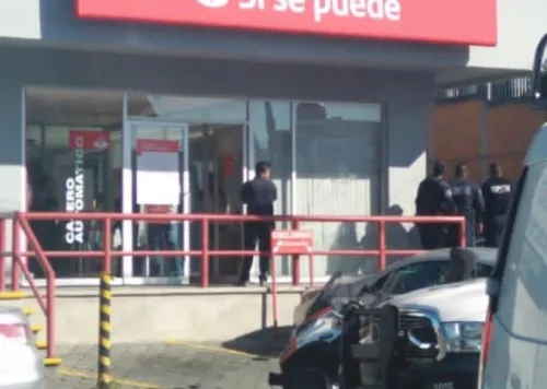 Fallido asalto a cuentahabiente de Santander  Zavaleta deja una mujer herida