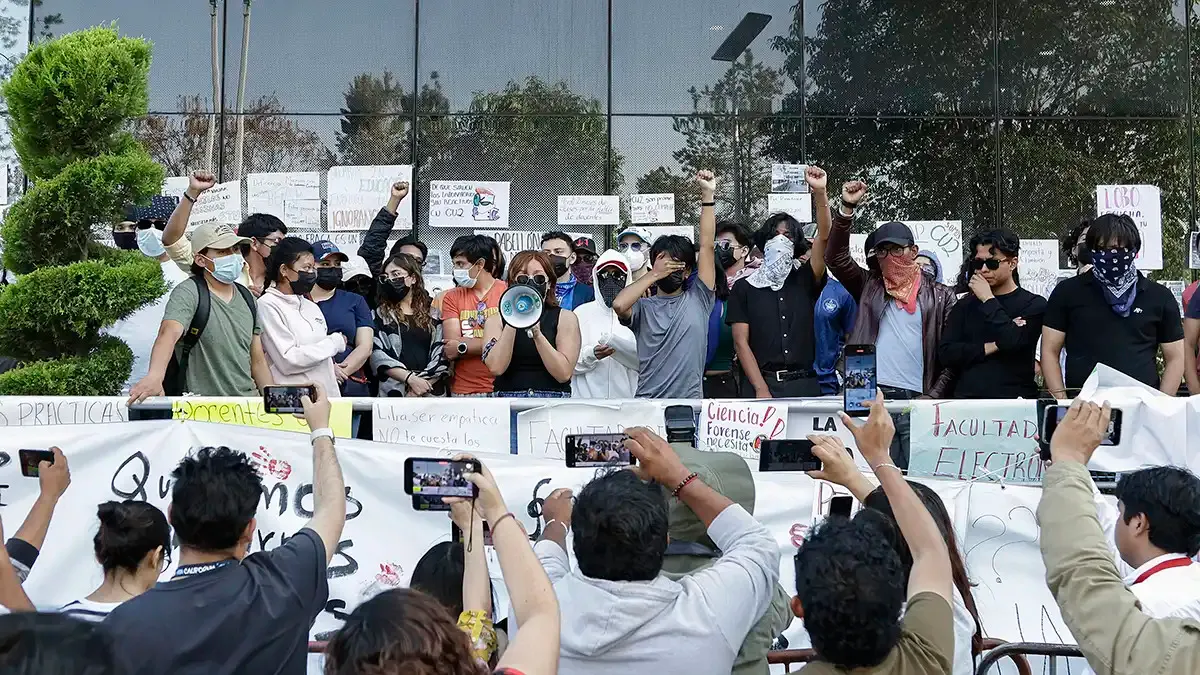 Sobre la toma de CU de la BUAP