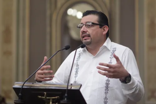 Se pronuncia diputado Alcántara por alianza PAN-MC, y hace a un lado al PRI y al PRD