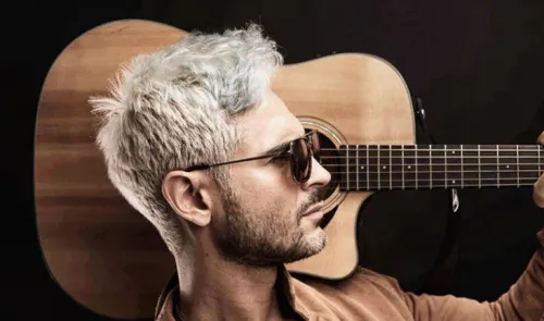 Patricio Arellano celebra en acústico diez años de carrera