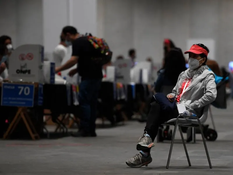 Arranca segunda vuelta de elecciones presidenciales en Perú