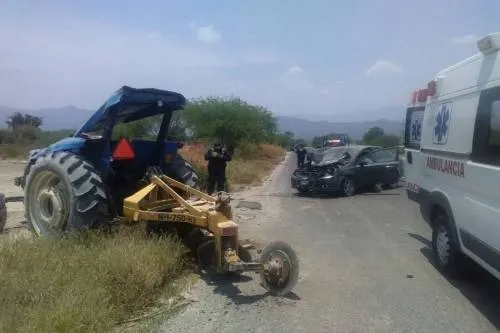 Fallece hombre tras choque en la carretera Tehuacán-Teotitlán