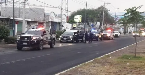 Hombres armados asaltan empresa avícola en Tehuacán