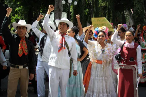 FNA amenaza con protestar durante informe de Moreno Valle